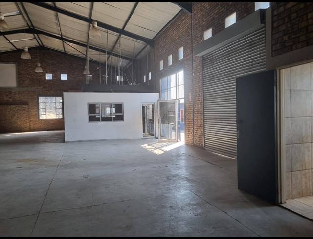 600M² WAREHOUSE TO LET IN VINTONIA